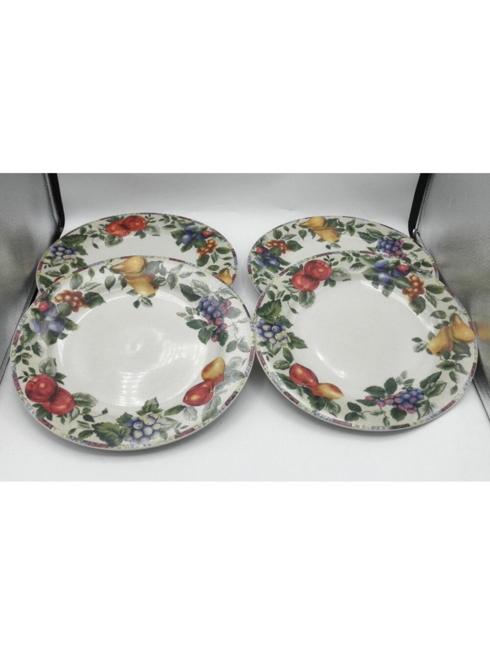 SONOMA Excell by Sakura 10 7/8" Dinner Plates Set of 4 Pattern: SAKSON